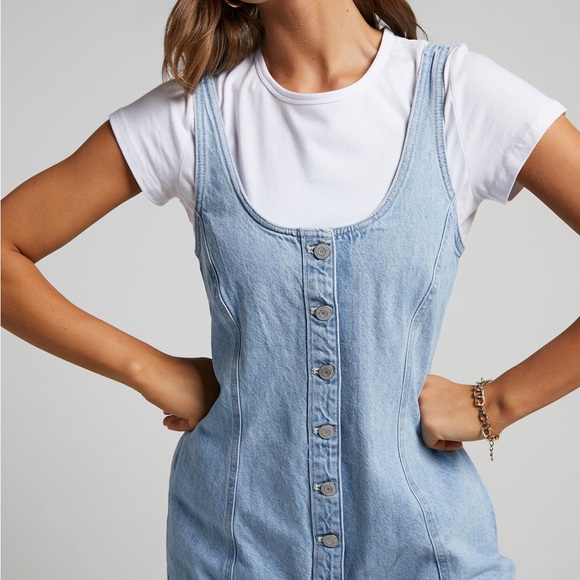 New Levi’s Denim Romper overalls Shorts - Picture 5 of 10